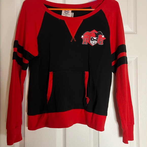 Black and Red Harley Quinn Sweatshirt with Front Pocket Detail Size Medium - Picture 1 of 3